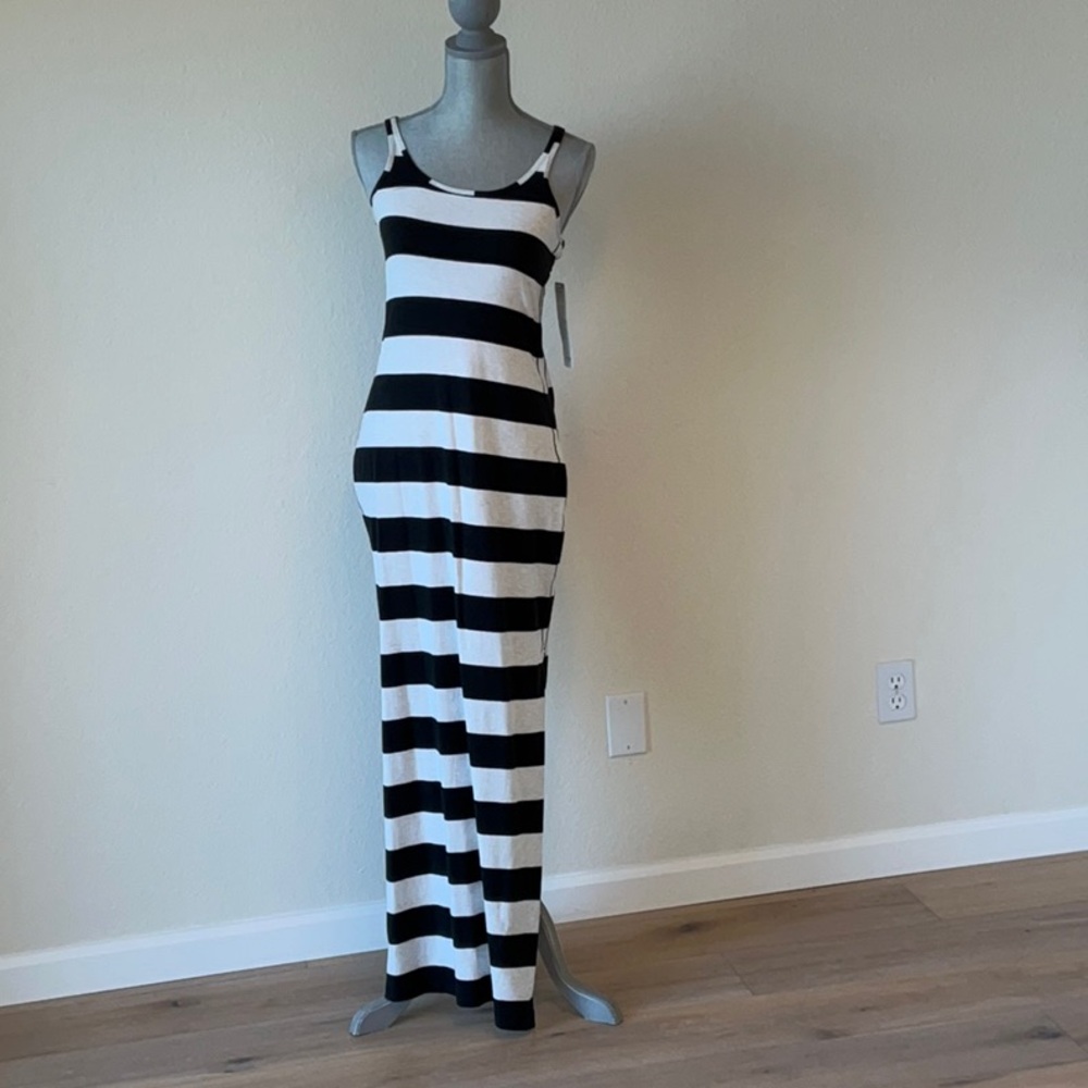 NWT Lululemon Refresh Black & White Striped Maxi Dress Size 8